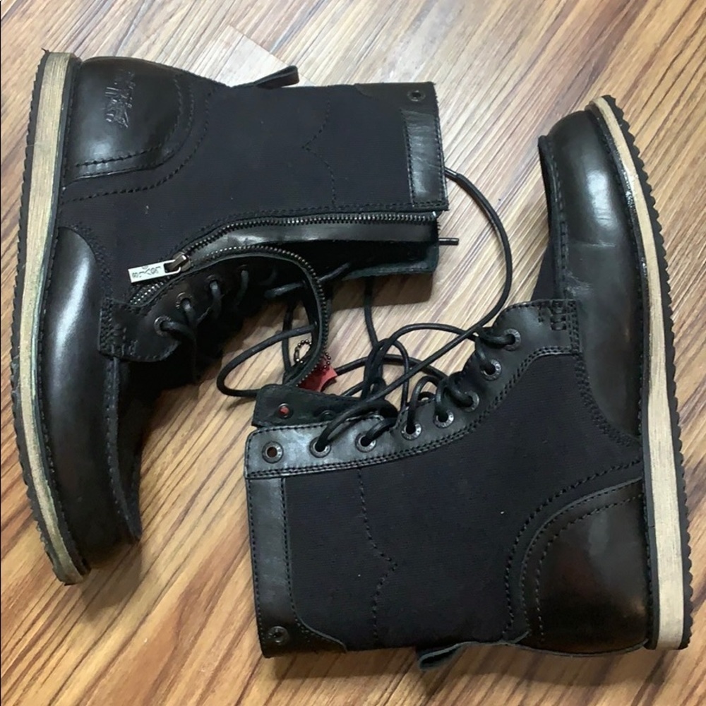 Levi’s Men Fall/Spring Boots - Picture 3 of 10